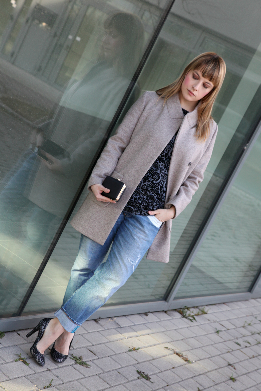 Lace and grey, alessia milanese, thechilicool, fashion blog, fashion blogger, maglia x cape 