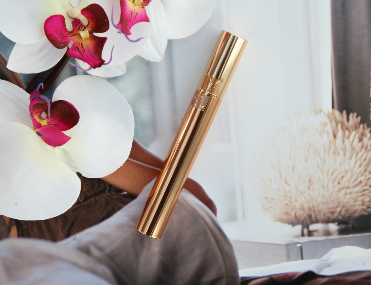 Sguardi, sorrisi perfetti e seduzione in punta di ciglia, ysl mascara volume effe faux cils, pure gold collagen , alessia milanese, thechilicool, fashion blog, fashion blogger