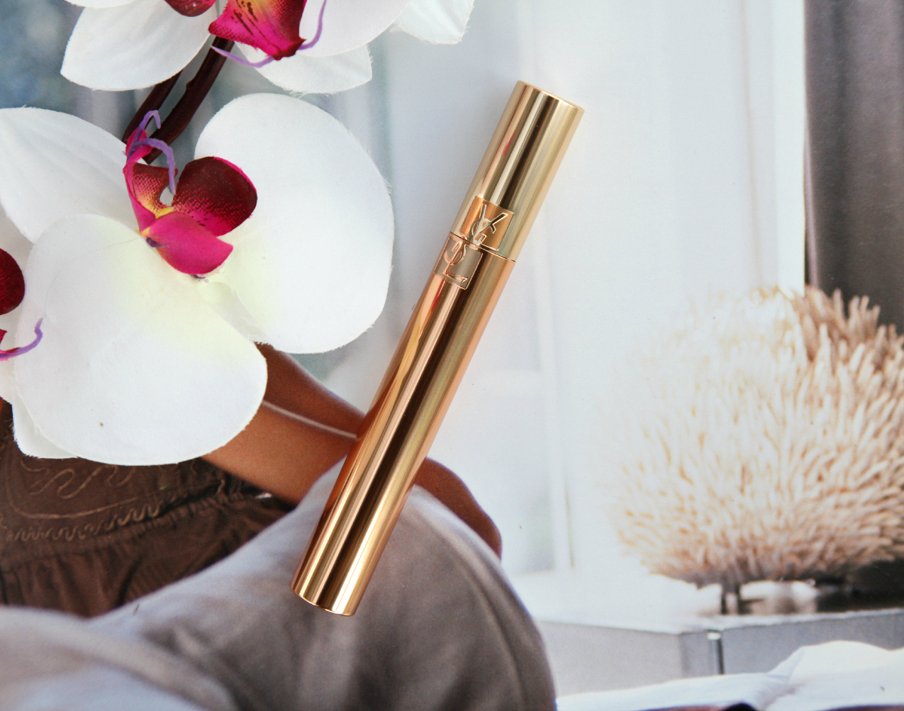 Sguardi, sorrisi perfetti e seduzione in punta di ciglia, ysl mascara volume effe faux cils, pure gold collagen , alessia milanese, thechilicool, fashion blog, fashion blogger